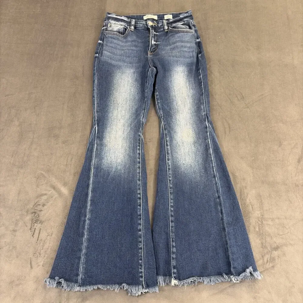 Kancan Kurvy Mid Rise Super Flare Frayed Hems Jeans Size 26×30 Bnfts Charity